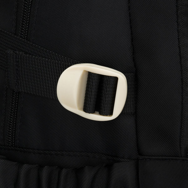 Vidēja izmēra unisex mugursoma Peterson, melna