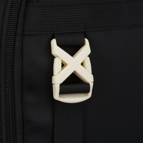 Vidēja izmēra unisex mugursoma Peterson, melna