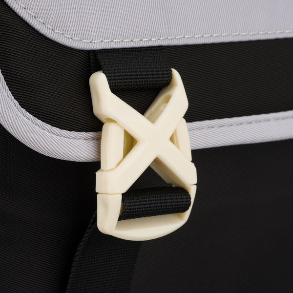 Vidēja izmēra unisex mugursoma Peterson, pelēkmelna