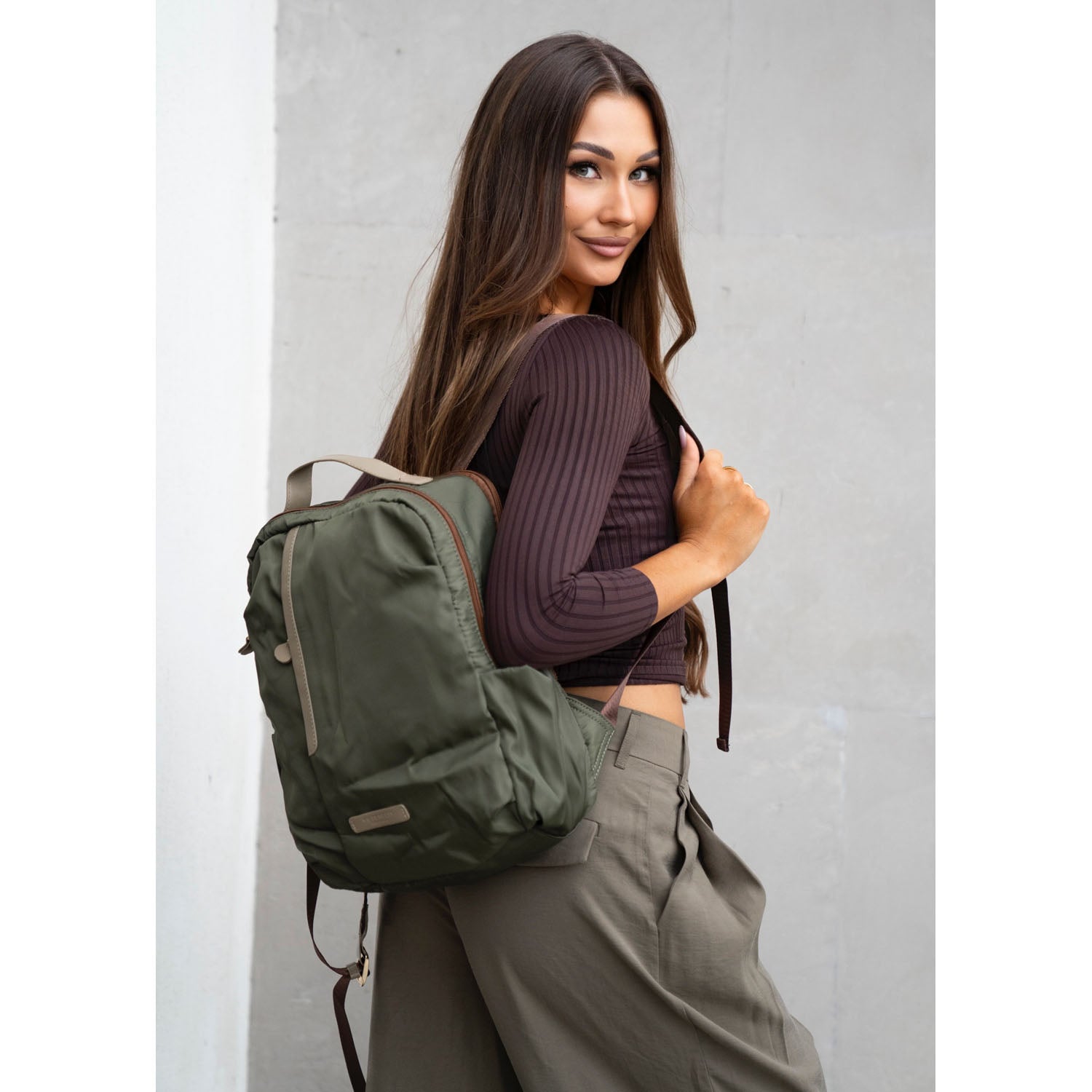 Sieviešu mugursoma Peterson, zaļa K37