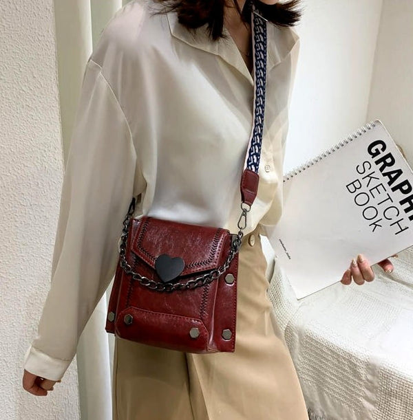 Sieviešu rokassoma C40 sarkana R307