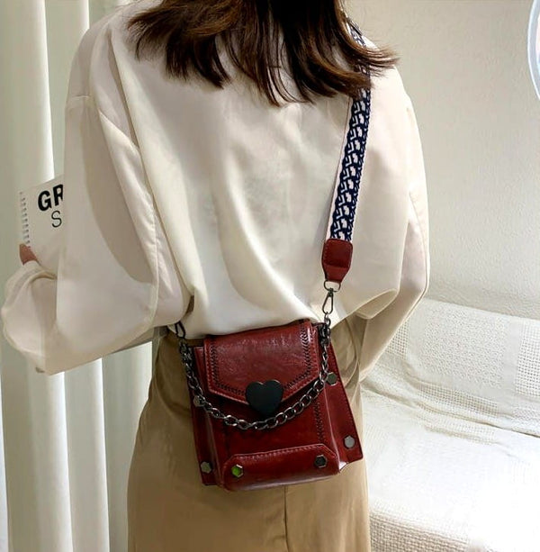 Sieviešu rokassoma C40 sarkana R307