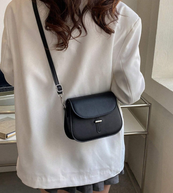 Sieviešu rokassoma D17, melna R297