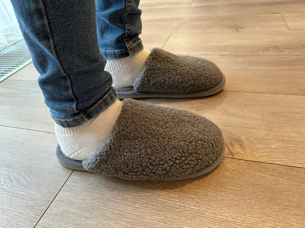 Vīriešu čības, pelēkas